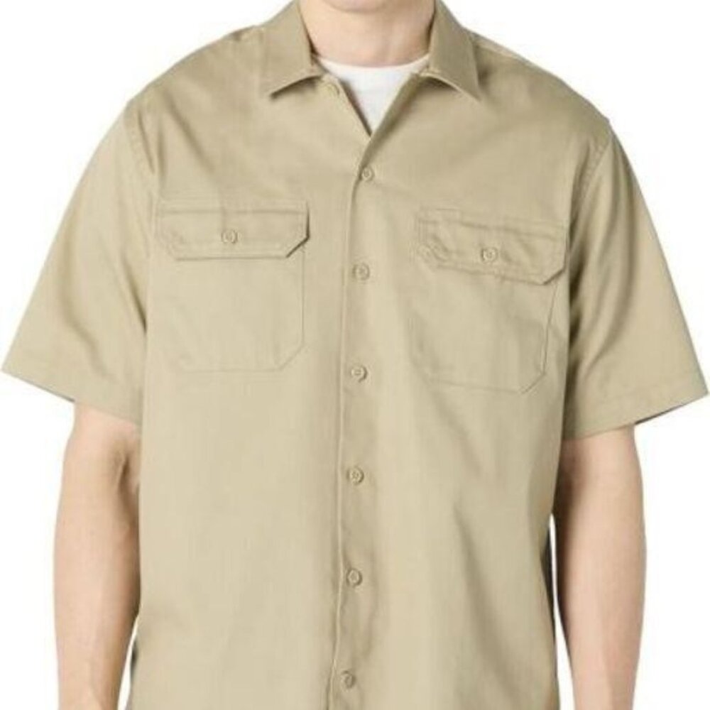 Amazon Essentials Men's Short Sleeve Shirt, Medium NEW